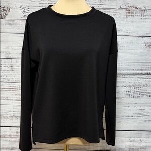 Cable & Gauge Black Long Sleeve Top
